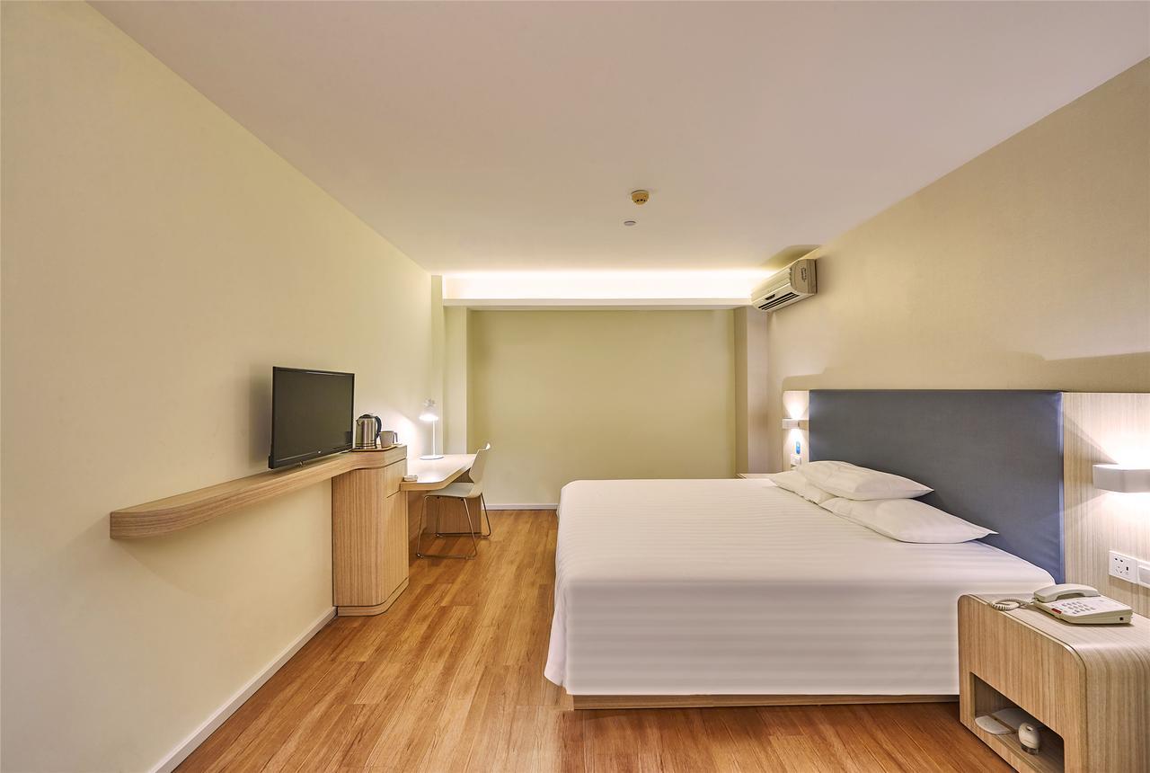 Hanting Hotel Qingdao Zhanqiao Railway Station Экстерьер фото