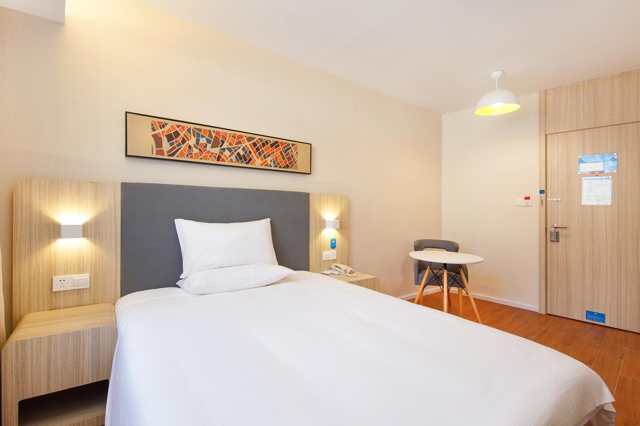 Hanting Hotel Qingdao Zhanqiao Railway Station Экстерьер фото