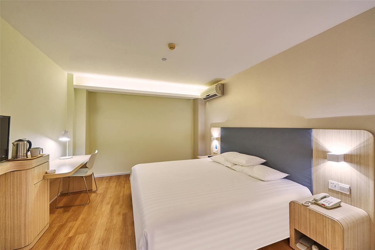 Hanting Hotel Qingdao Zhanqiao Railway Station Экстерьер фото