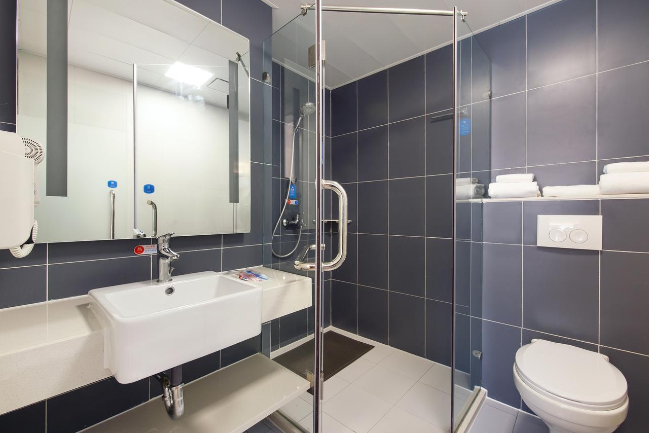 Hanting Hotel Qingdao Zhanqiao Railway Station Экстерьер фото