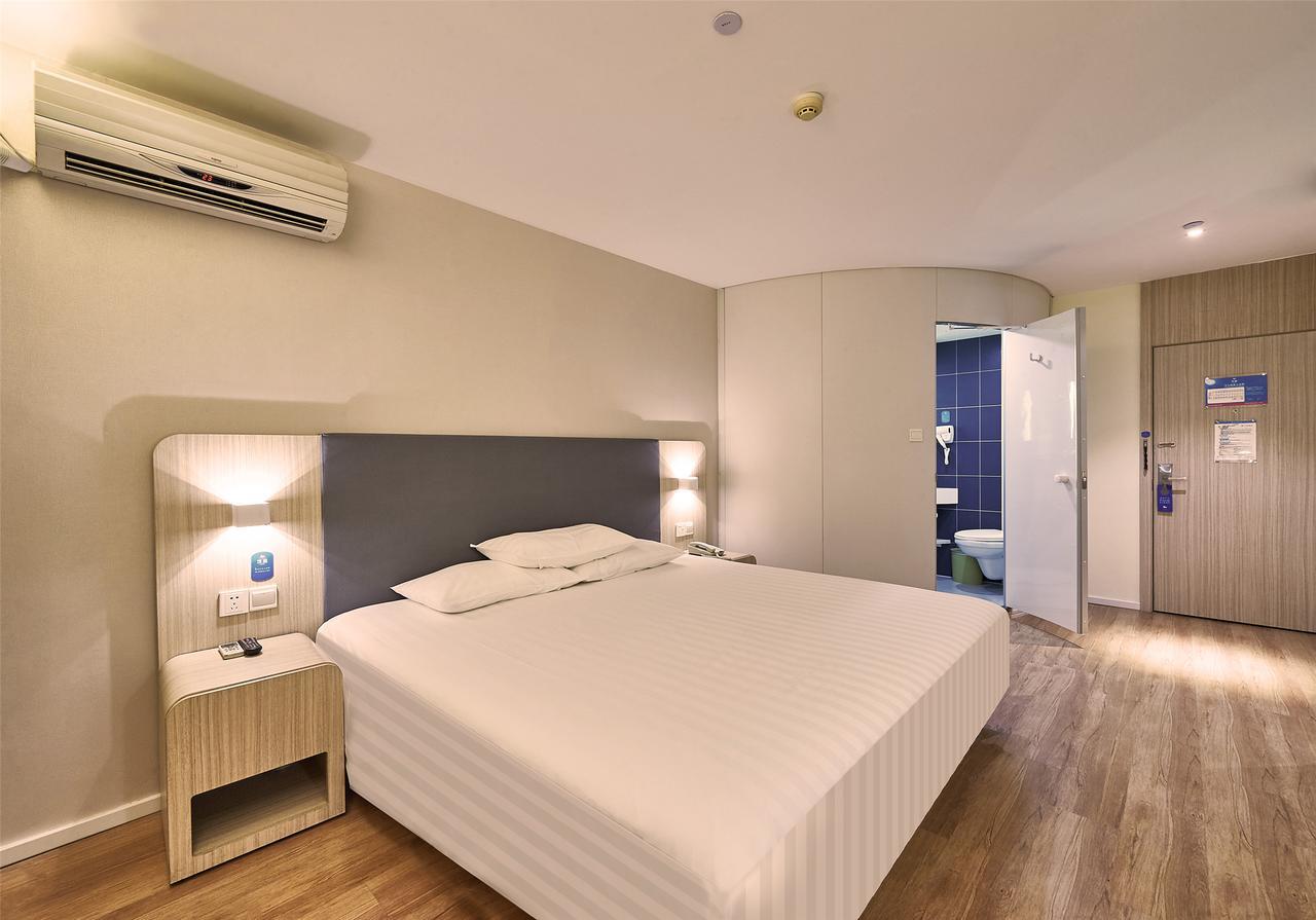 Hanting Hotel Qingdao Zhanqiao Railway Station Экстерьер фото