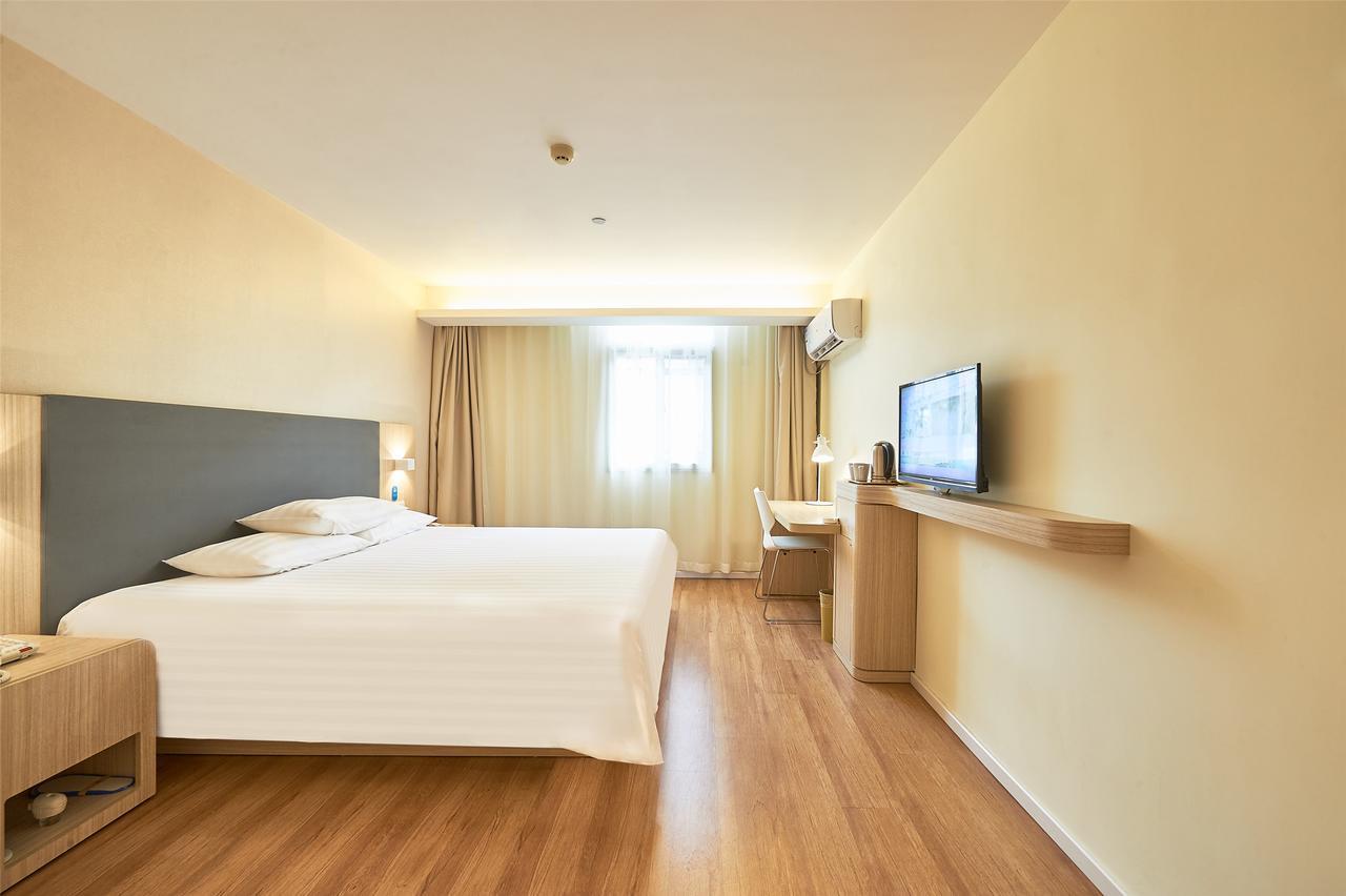 Hanting Hotel Qingdao Zhanqiao Railway Station Экстерьер фото